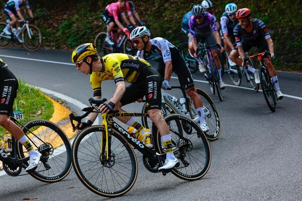 Tijmen Graat toont kracht in Ronde van Lombardije 2025