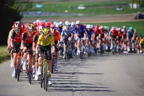 Tijmen Graat toont veerkracht in Ronde van Romandië 2025