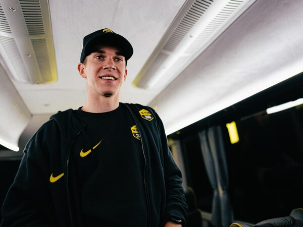 Tijmen Graat finisht zware Strade Bianche na pechmoment in koers