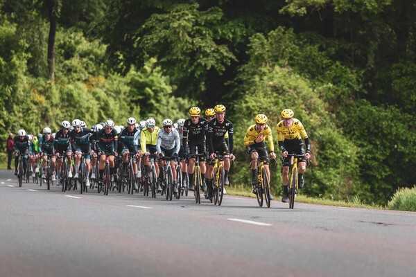 Sterke week voor Team Visma | Lease a Bike en groeiende vorm voor Tijmen Graat in Flèche du Sud